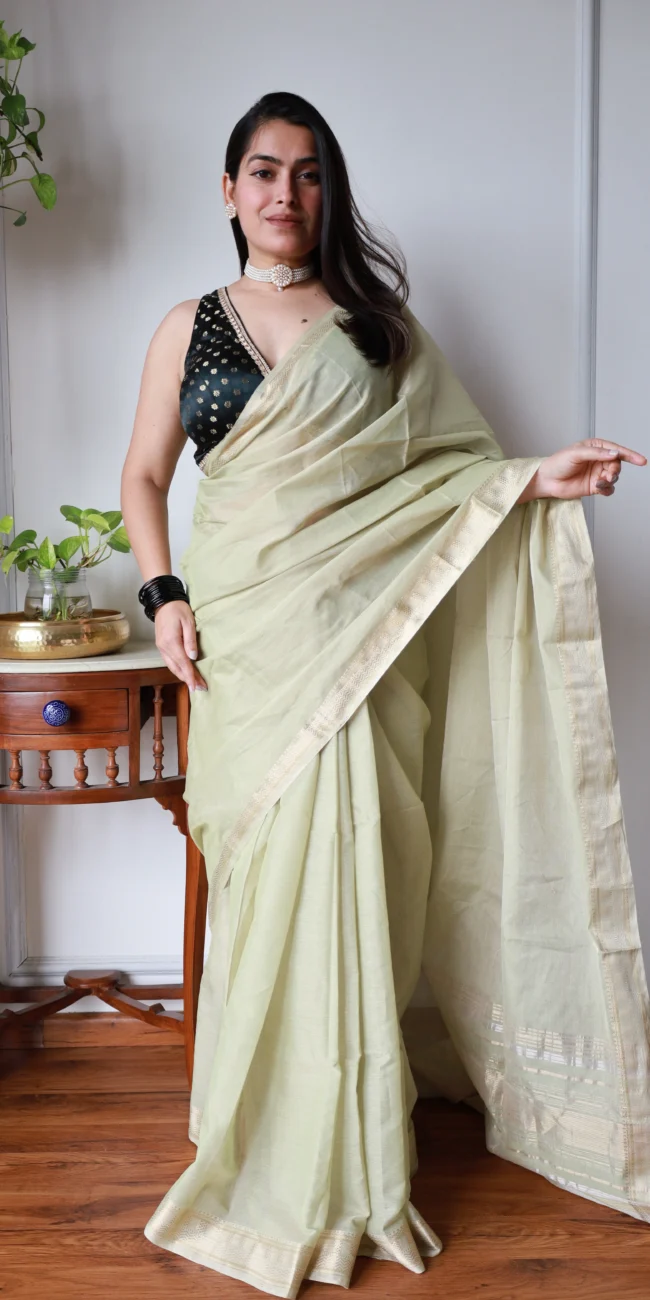 Traditional River Border - Light Parrot Green Maheshwari Saree